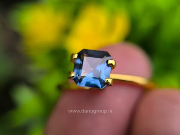 CEYLON NATURAL BLUE SPINEL