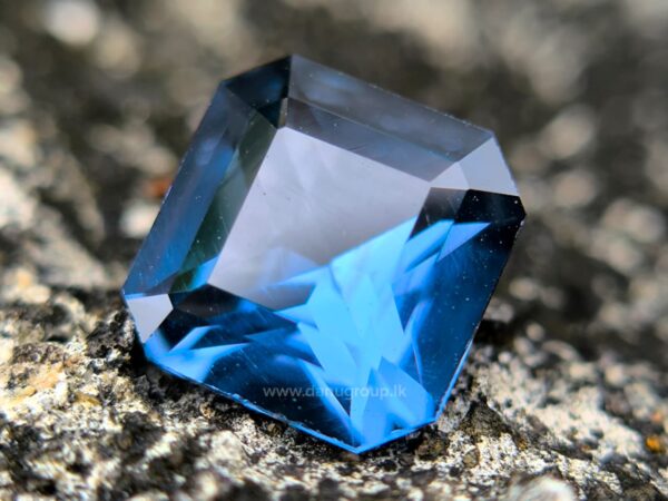 CEYLON NATURAL BLUE SPINEL