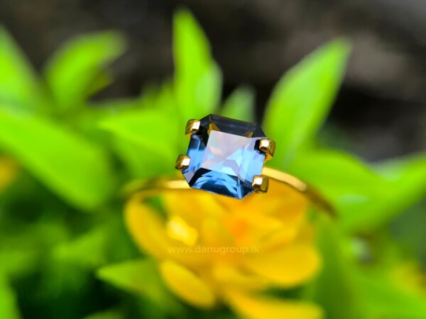 CEYLON NATURAL BLUE SPINEL