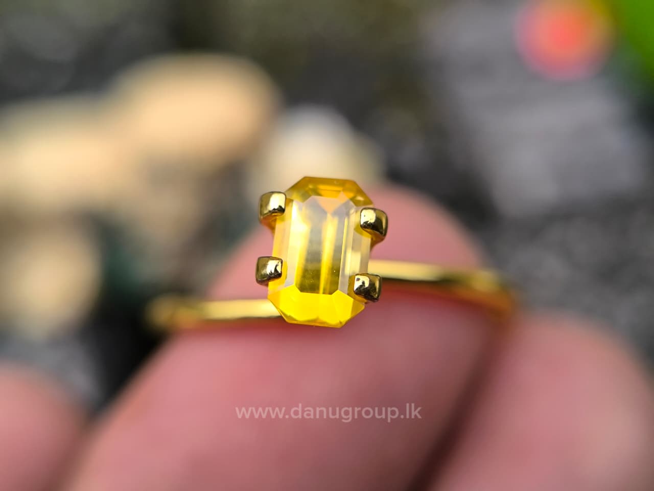 Ceylon Yellow Sapphire Octagon - Image 9