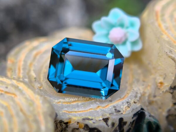 CEYLON NATURAL BLUE SPINEL