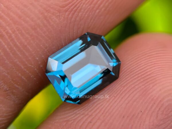 CEYLON NATURAL BLUE SPINEL