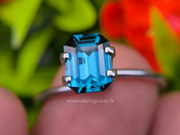 CEYLON NATURAL BLUE SPINEL