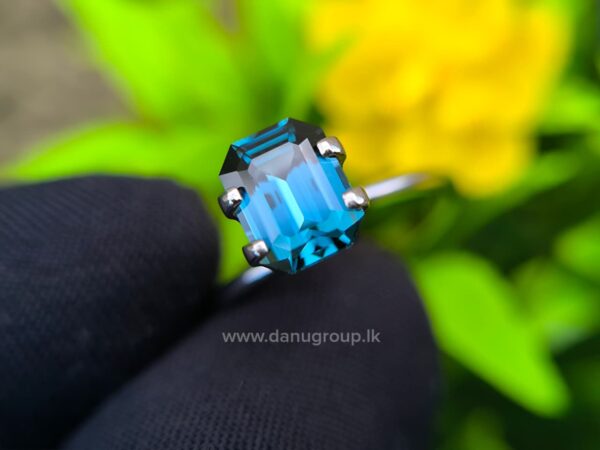 CEYLON NATURAL BLUE SPINEL