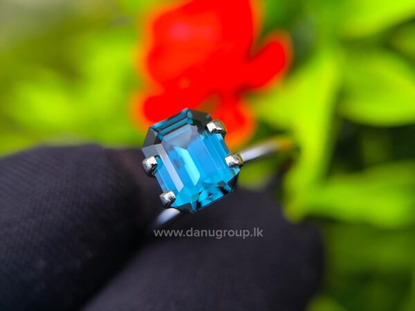 CEYLON NATURAL BLUE SPINEL