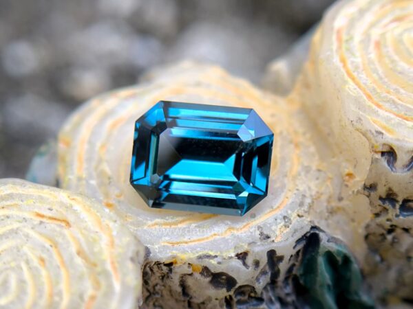 CEYLON NATURAL BLUE SPINEL
