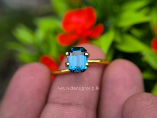 CEYLON NATURAL BLUE SPINEL