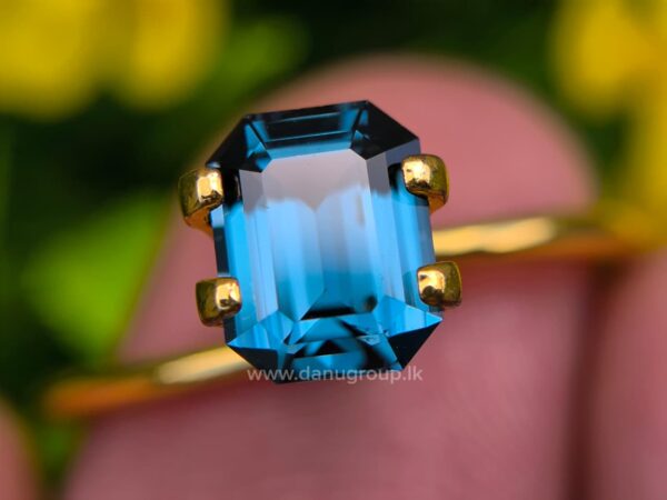 CEYLON NATURAL BLUE SPINEL