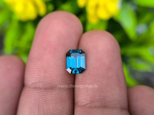 CEYLON NATURAL BLUE SPINEL