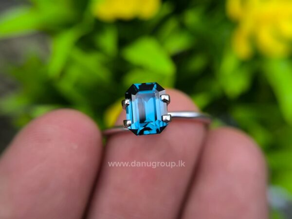 CEYLON NATURAL BLUE SPINEL