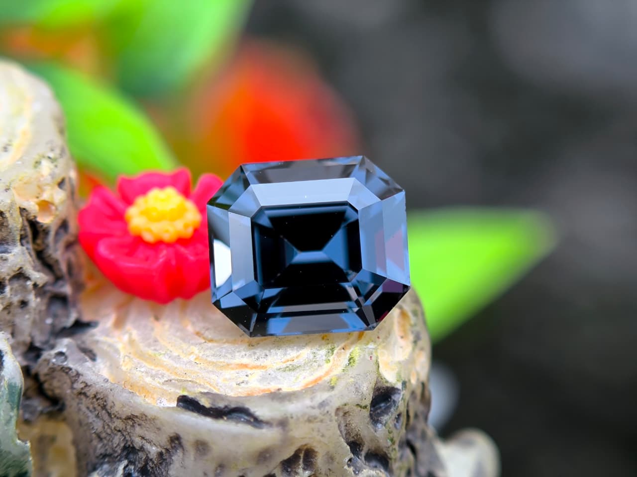 CEYLON NATURAL SPINEL