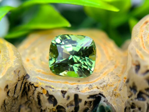 Natural Tsavorite Garnet