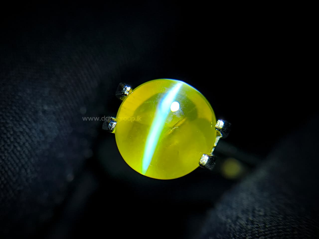 NATURAL CHRYSOBERYL CATS EYE