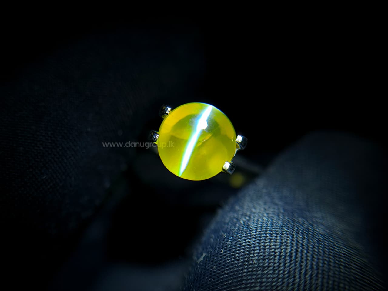 NATURAL CHRYSOBERYL CATS EYE