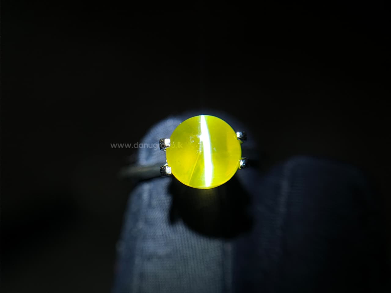 NATURAL CHRYSOBERYL CATS EYE