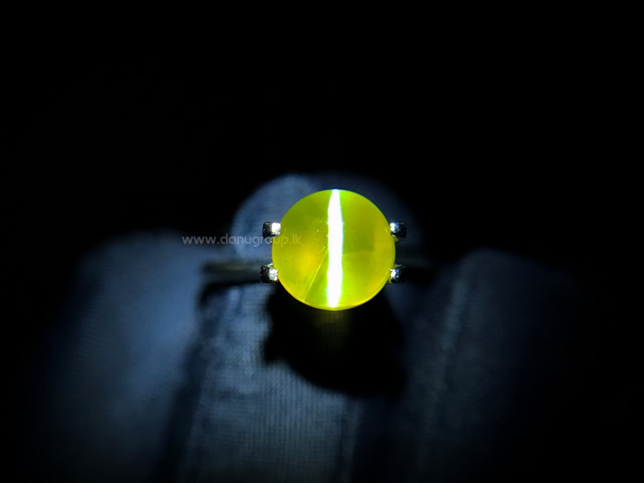 NATURAL CHRYSOBERYL CATS EYE