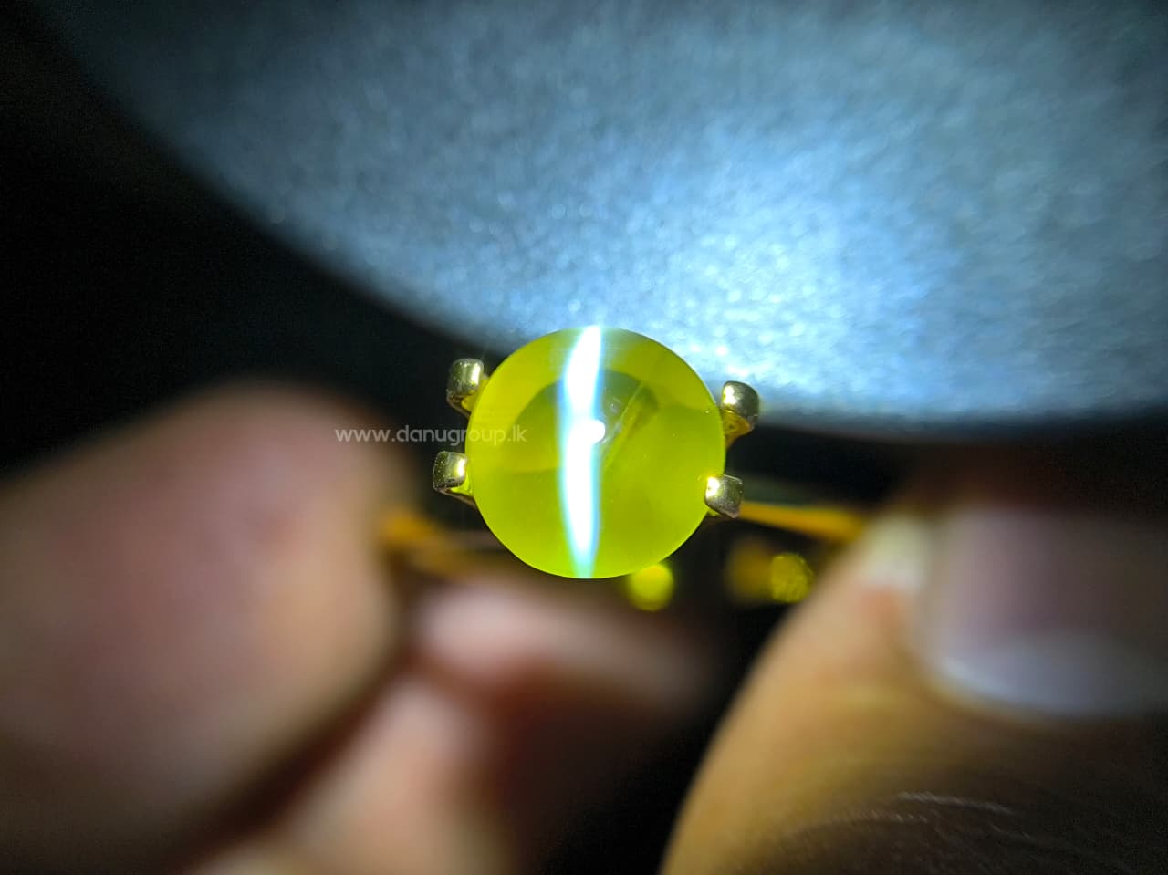 NATURAL CHRYSOBERYL CATS EYE