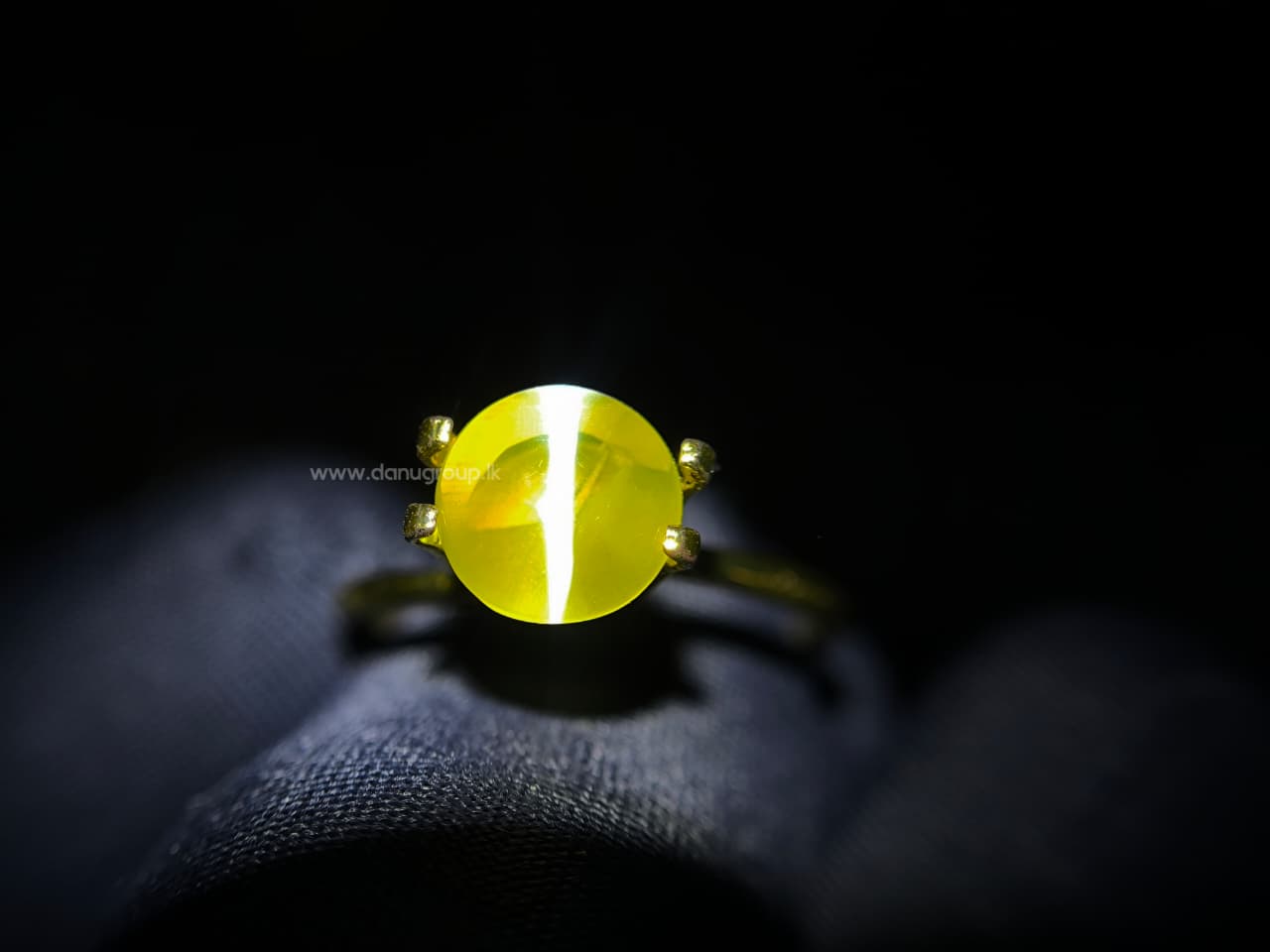 NATURAL CHRYSOBERYL CATS EYE