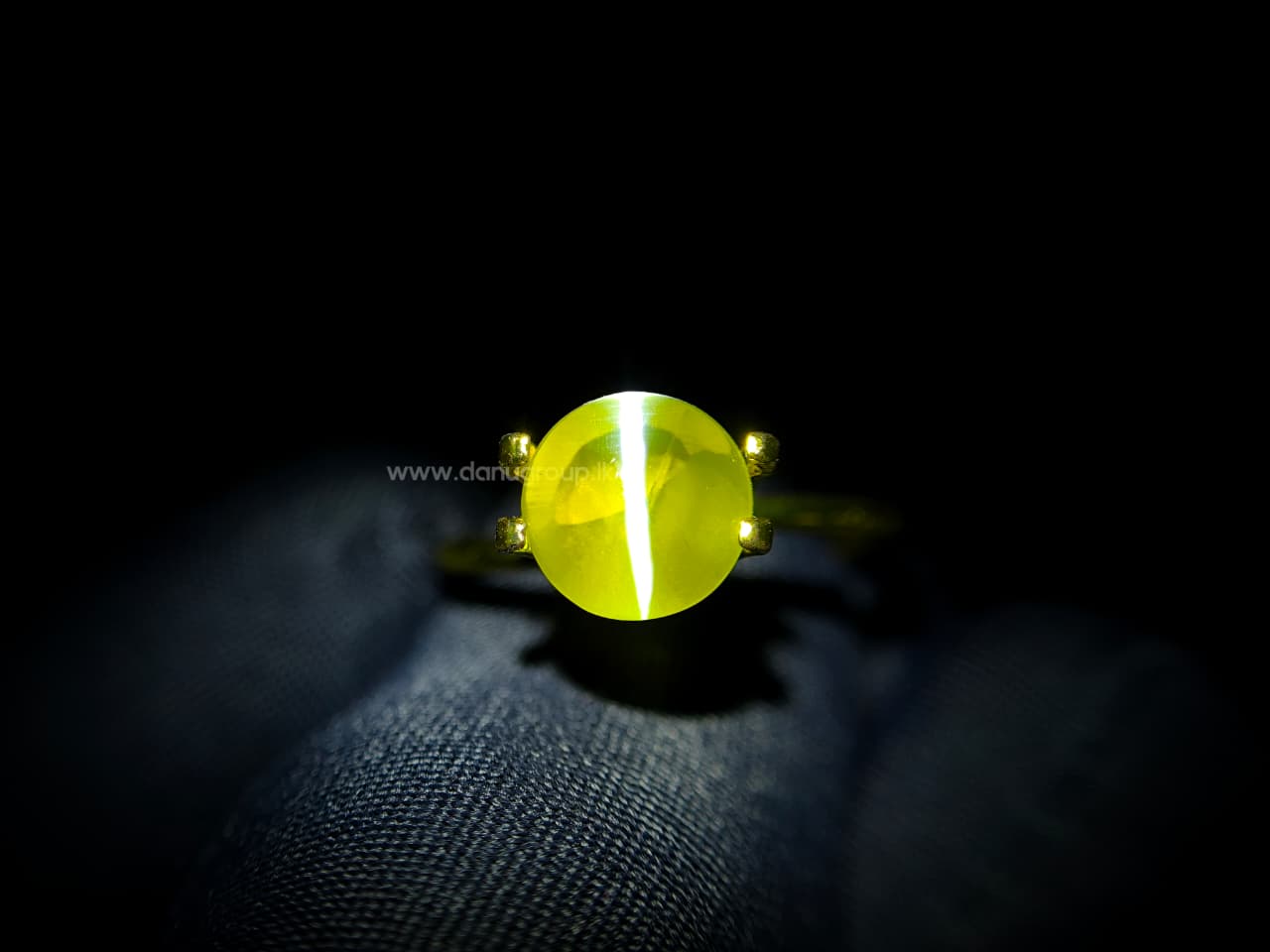 NATURAL CHRYSOBERYL CATS EYE